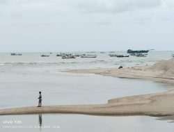Puluhan Perahu Nelayan Terjebak Akibat Kondisi Air Konda
