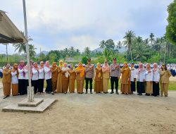 Pimpin Upacara di SMPN 1 Pemali, Ini Pesan Kapolsek Dengan  Siswa