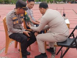 Dokkes Polres Babar Periksa Kesehatan Personel OMP