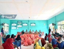 Bantu Kebutuhan Pangan Warga, PT Timah Serahkan Ratusan Paket Sembako untuk Warga Desa Beriga 