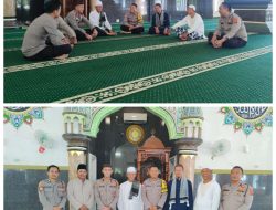 Safari Jumat Polsek Pemali Bagikan Baksos Dengan Warga 