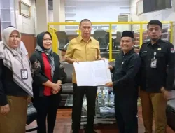 KPU Babel Resmi Serahkan Berkas Penetapan Calon Terpilih Kepada DPRD