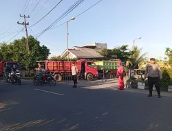 Truk Antre Solar Tutupi Akses Warga, Polsek Pemali Turun Tangan