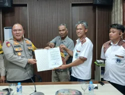 Insiden Tindak Pidana Pengeroyokan Terhadap Tiga Insan Pers, Pokja Wartawan Belitung Serahkan Surat Pernyataan Sikap
