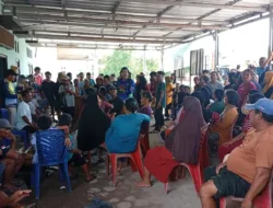 Kantor Desa Beriga Memanas, Masyakarat Tetap Tolak Tambang Laut Dan PLTN, Imbas Oknum Masyarakat Demo DPRD Mendukung