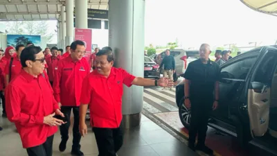 FOTO : Prof. Udin Sambut Waketum DPP PDI Perjuangan Beserta Rombongan