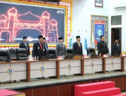Pesan Gubernur Hidayat untuk Agung Setiawan Usai Dilantik Sebagai PAW: Selamat Bertugas Suarakan Aspirasi Masyarakat
