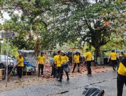 Polres Bangka Gelar Aksi Bersih Pantai di Pantai Matras