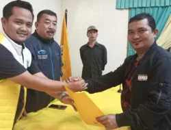 Fahrizan Serahkan Berkas, 2 Kandidat Ketua Golkar Kota Resmi Daftar