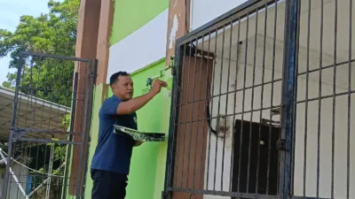 Satgas TMMD dan Warga Benahi Lapangan Bola Penutuk, Semangat Olahraga Kembali Hidup