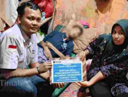 Ringankan Biaya Pengobatan Warga, PT TIMAH Serahkan Bantuan Untuk Satriadi
