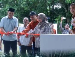 Bupati Bangka Resmikan Posyandu Kasih Ibu dan Serahkan Kunci RTLH di Jelitik