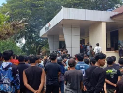 BREAKING NEWS: RATUSAN MASSA GERUDUK KANTOR PT TIMAH, TUNTUT KEJELASAN DAN TANGGUNG JAWAB PERUSAHAAN