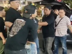 MENCEKAM! Pelaku Pergi Lalu Kembali Naik Motor, Bacok Korban Pakai Celurit di Kepala di Bundaran Satam